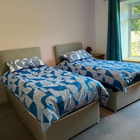 Self-Contained Ensuite Double Or Twin Bedroom In Pentir بانغور المظهر الخارجي الصورة