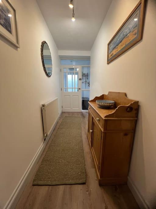 Self-Contained Ensuite Double Or Twin Bedroom In Pentir بانغور المظهر الخارجي الصورة
